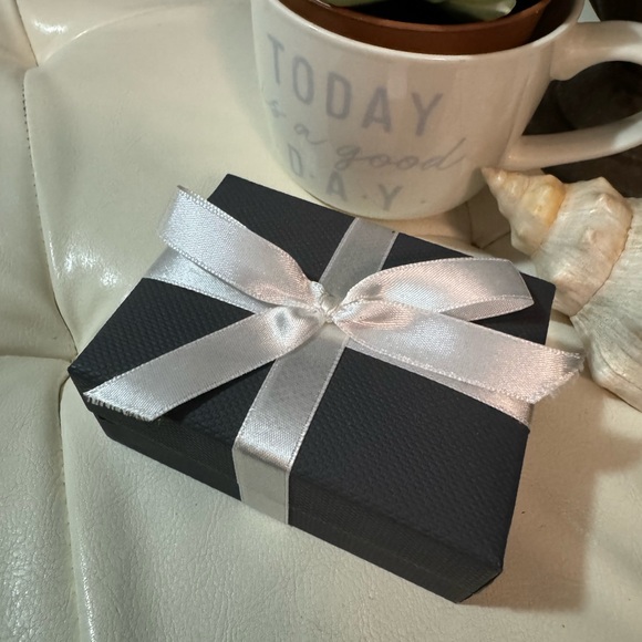 New In Box-Bracelet & Earring Set-Lab Created Diamonds-Silver Plated-7 1/4 in - Picture 13 of 16